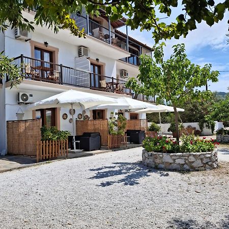 Giasemi Apartments Скопелос Екстериор снимка