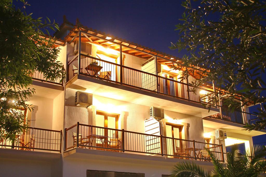 Giasemi Apartments Скопелос Екстериор снимка