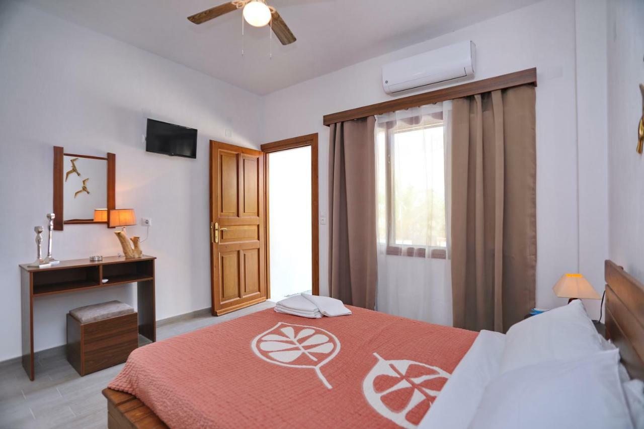 Giasemi Apartments Скопелос Екстериор снимка