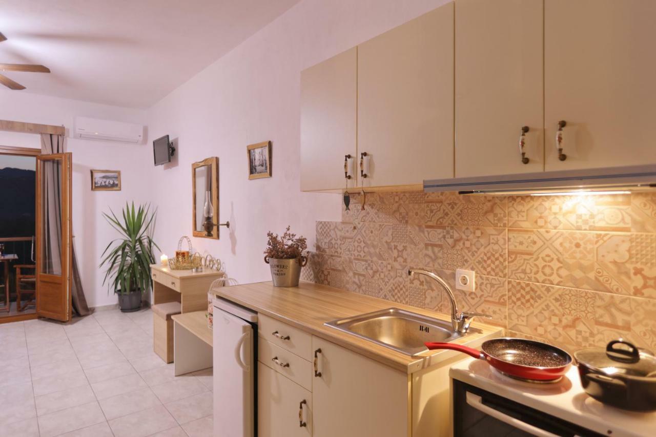 Giasemi Apartments Скопелос Екстериор снимка
